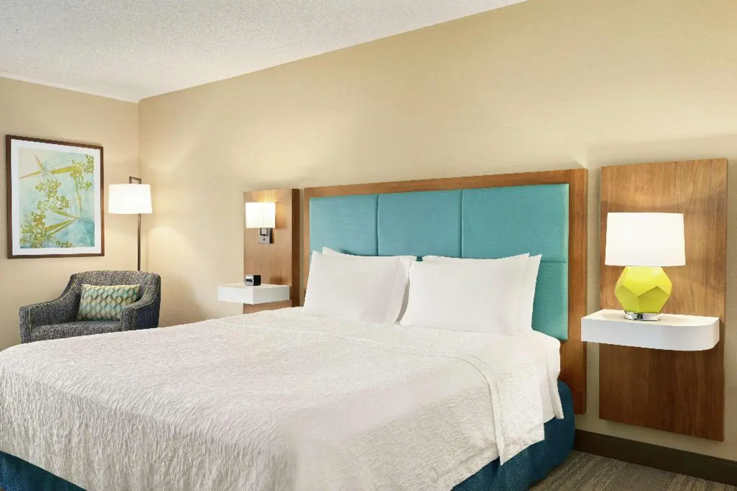 Hampton Inn Portland-Airport ROOM_EXAMPLE