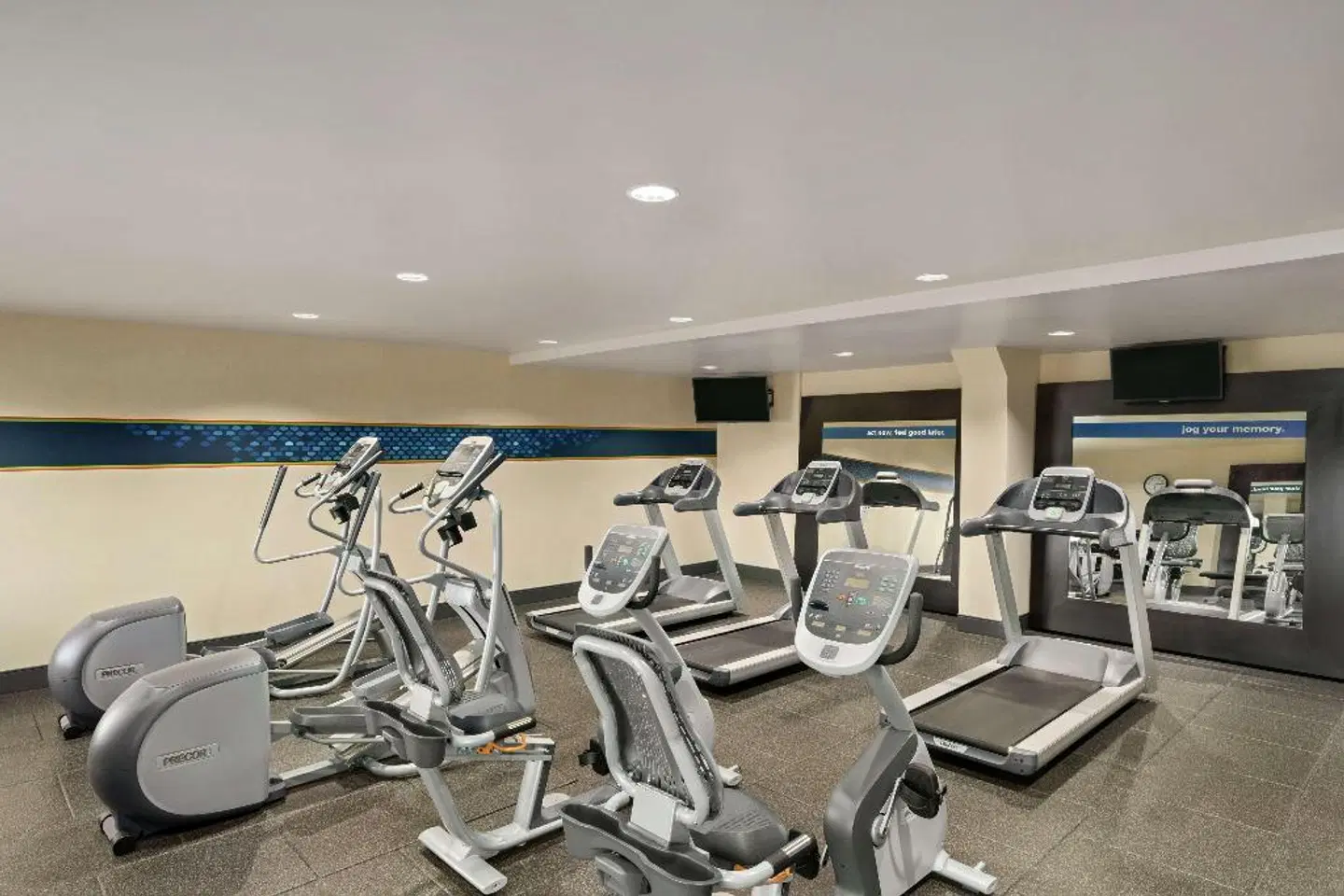 Hampton Inn Portland-Airport SPORTS_AND_LEISURE