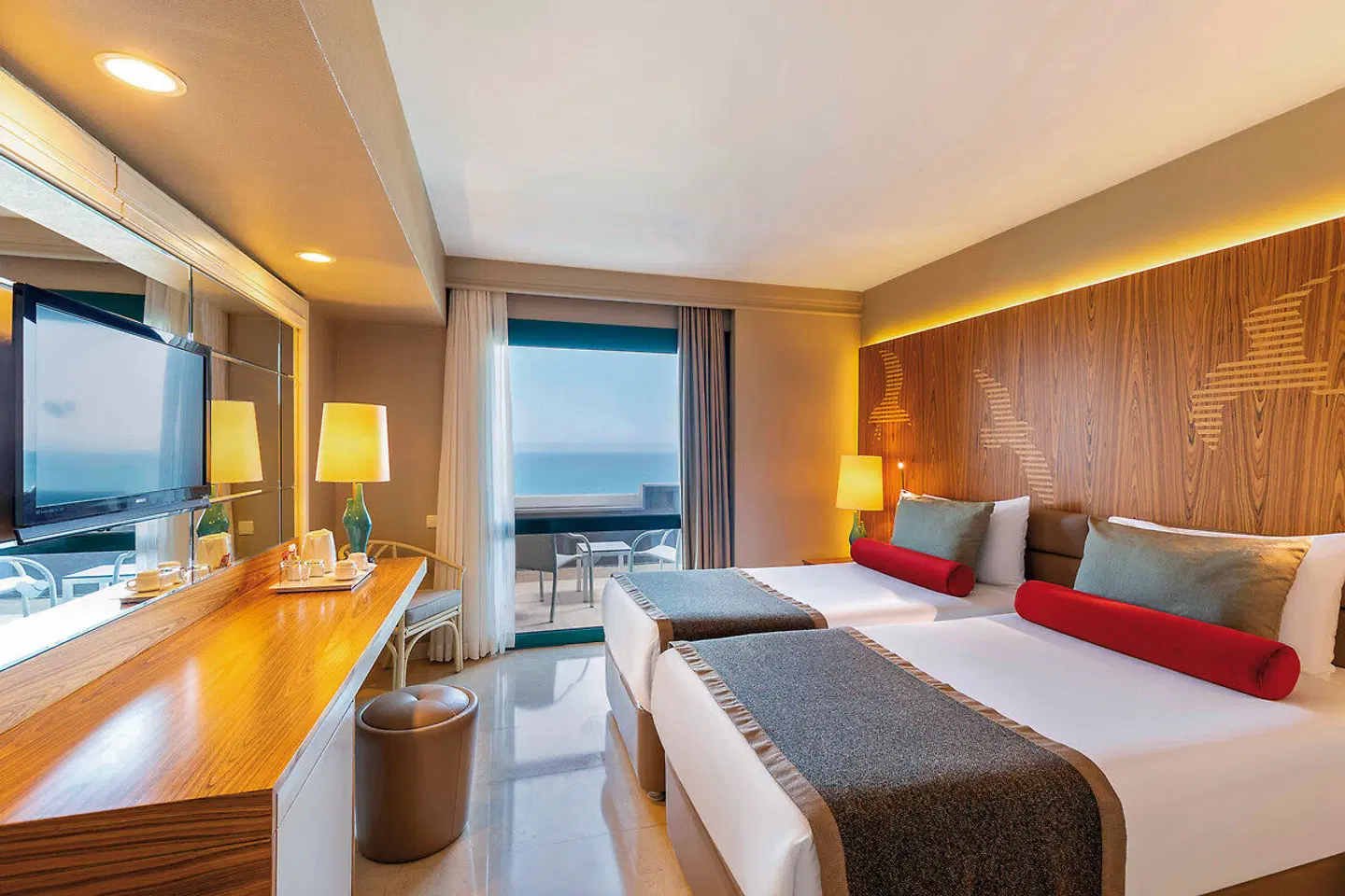 Paloma Perissia ROOM_EXAMPLE