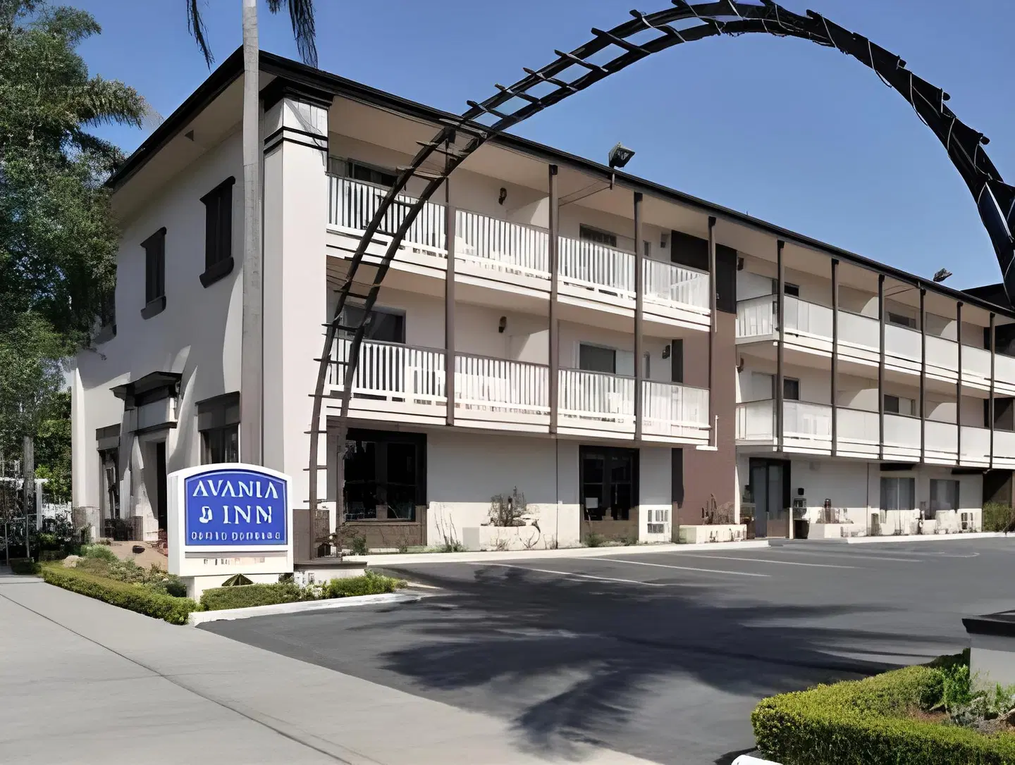 Avania Inn - Santa Barbara EXTERIOR