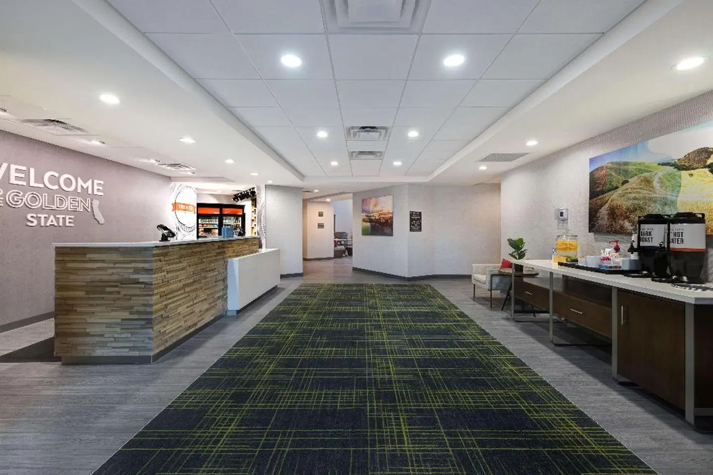 Hampton Inn & Suites Marina LOUNGE_LOBBY