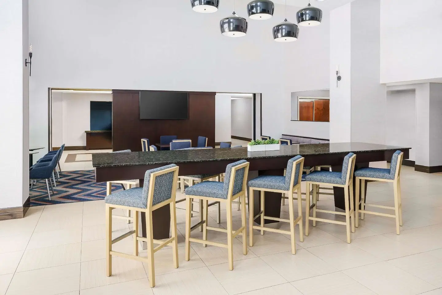 Hampton Inn & Suites Thousand Oaks, CA Restaurant