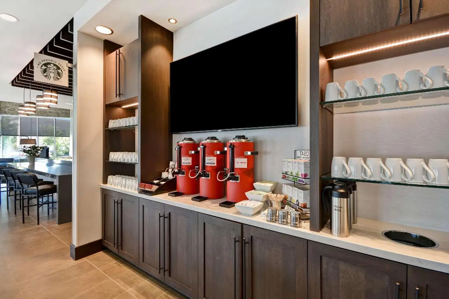 Hyatt Place Fresno Bar