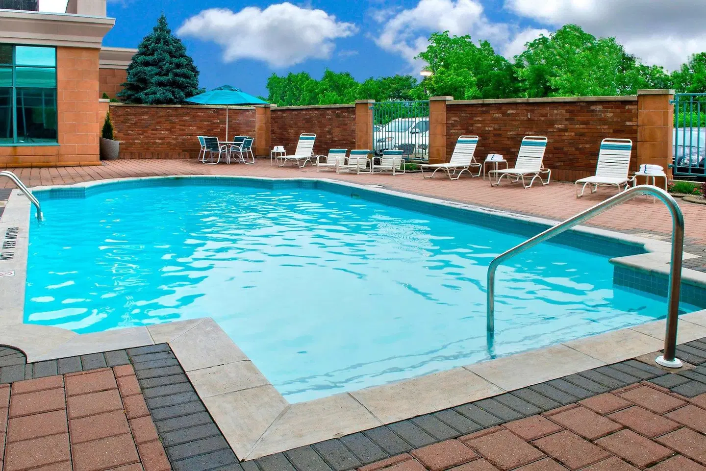 Courtyard by Marriott Niagara Falls OUTDOOR_POOL