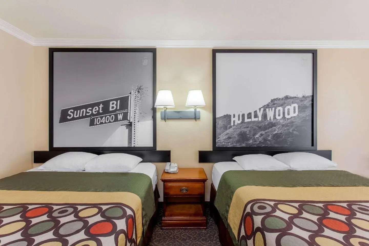 Super 8 by Wyndham Los Angeles Downtown ROOM_EXAMPLE