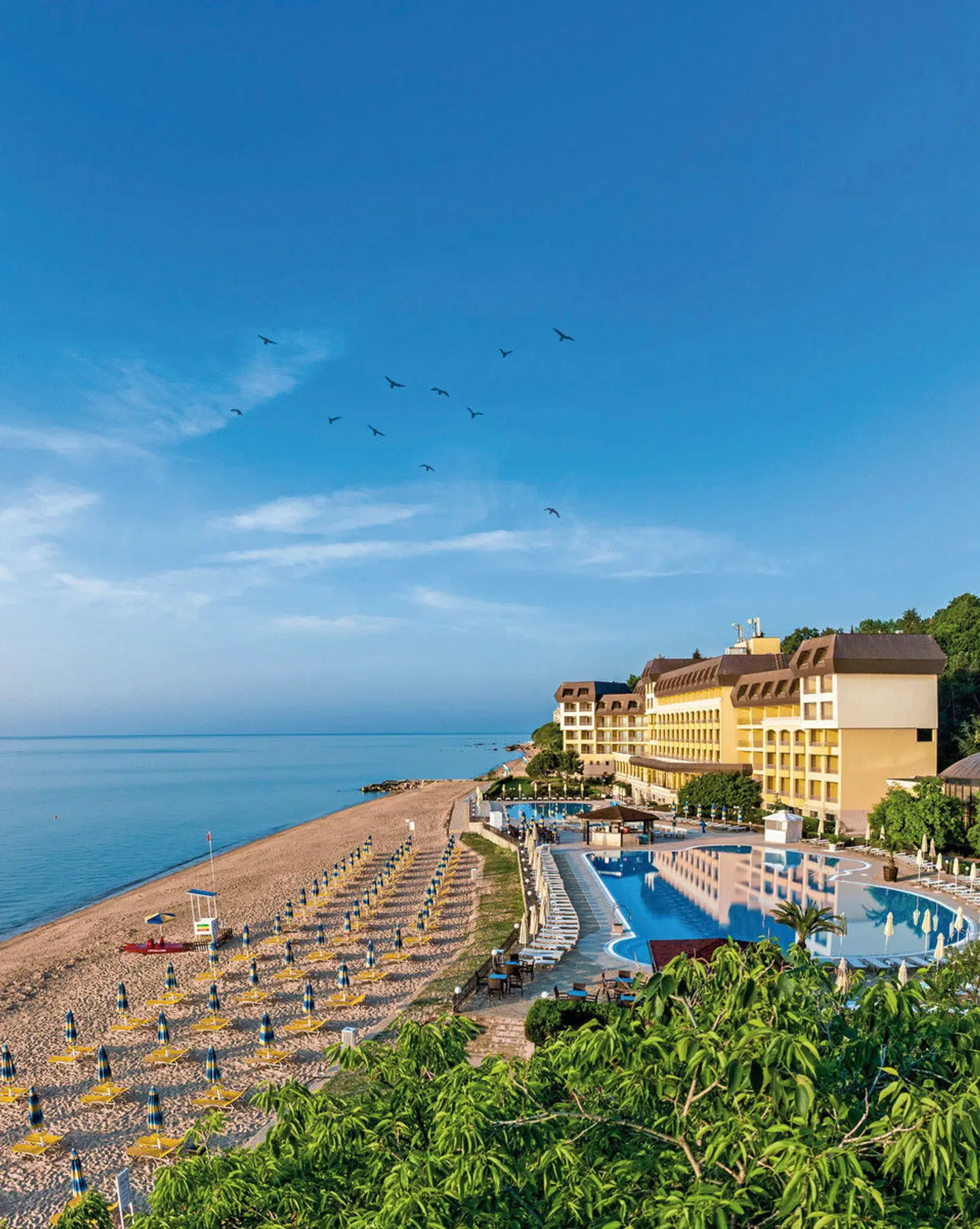 HVD Riviera Beach Hotel EXTERIOR