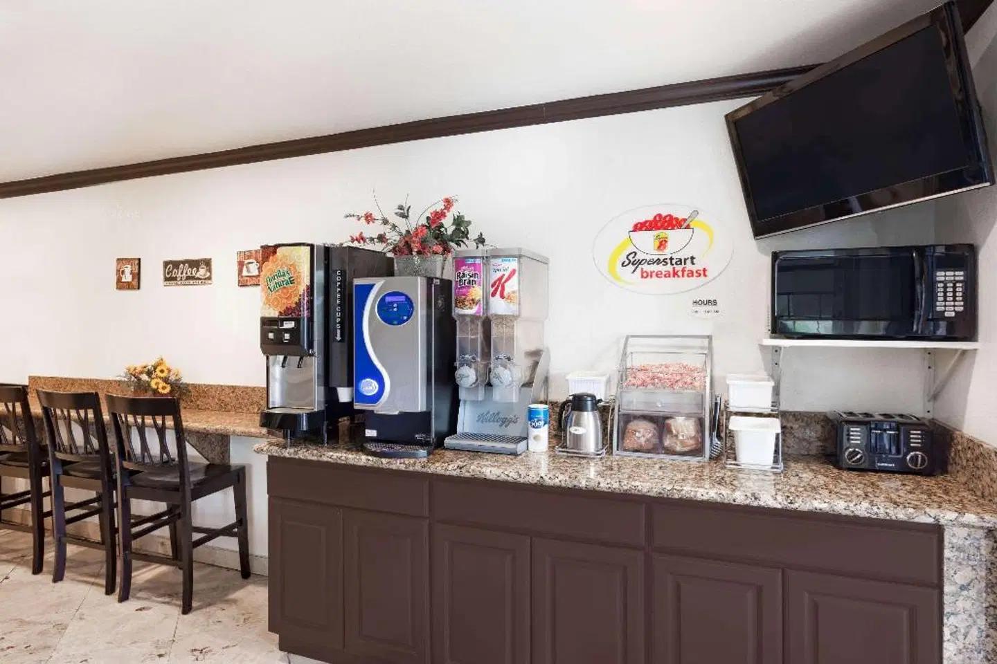 Super 8 by Wyndham Santa Clarita/Valencia Bar