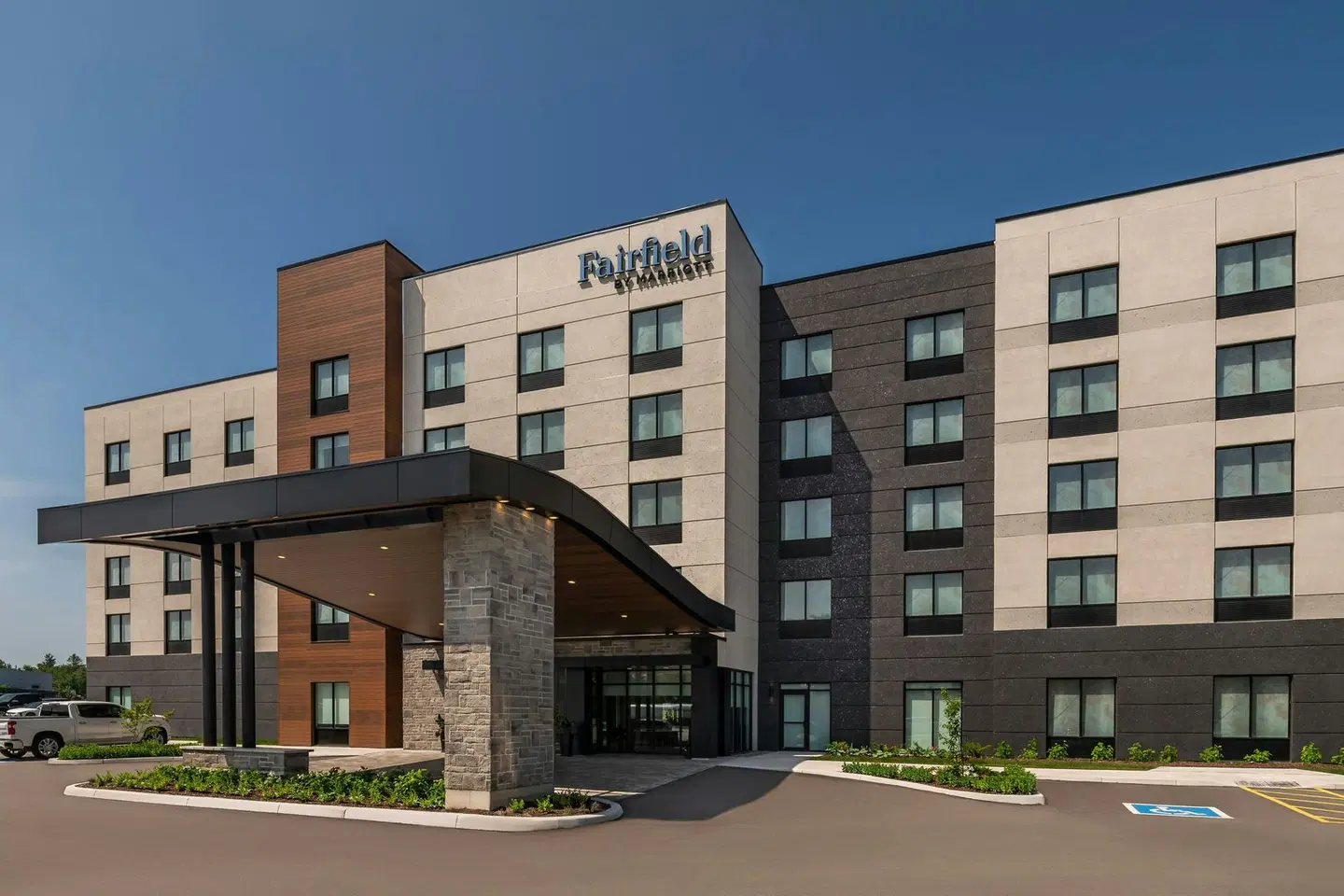 Fairfield by Marriott Inn & Suites Gravenhurst Muskoka EXTERIOR