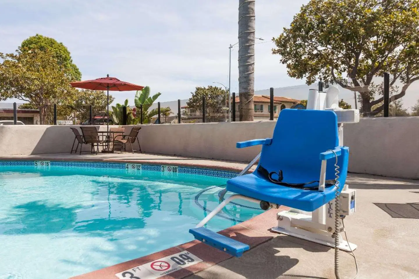 Days Inn by Wyndham Santa Maria OUTDOOR_POOL