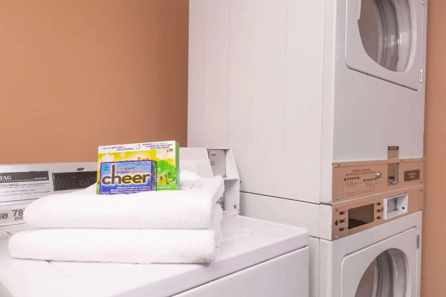 Ramada by Wyndham Hawthorne/LAX ROOM_EXAMPLE