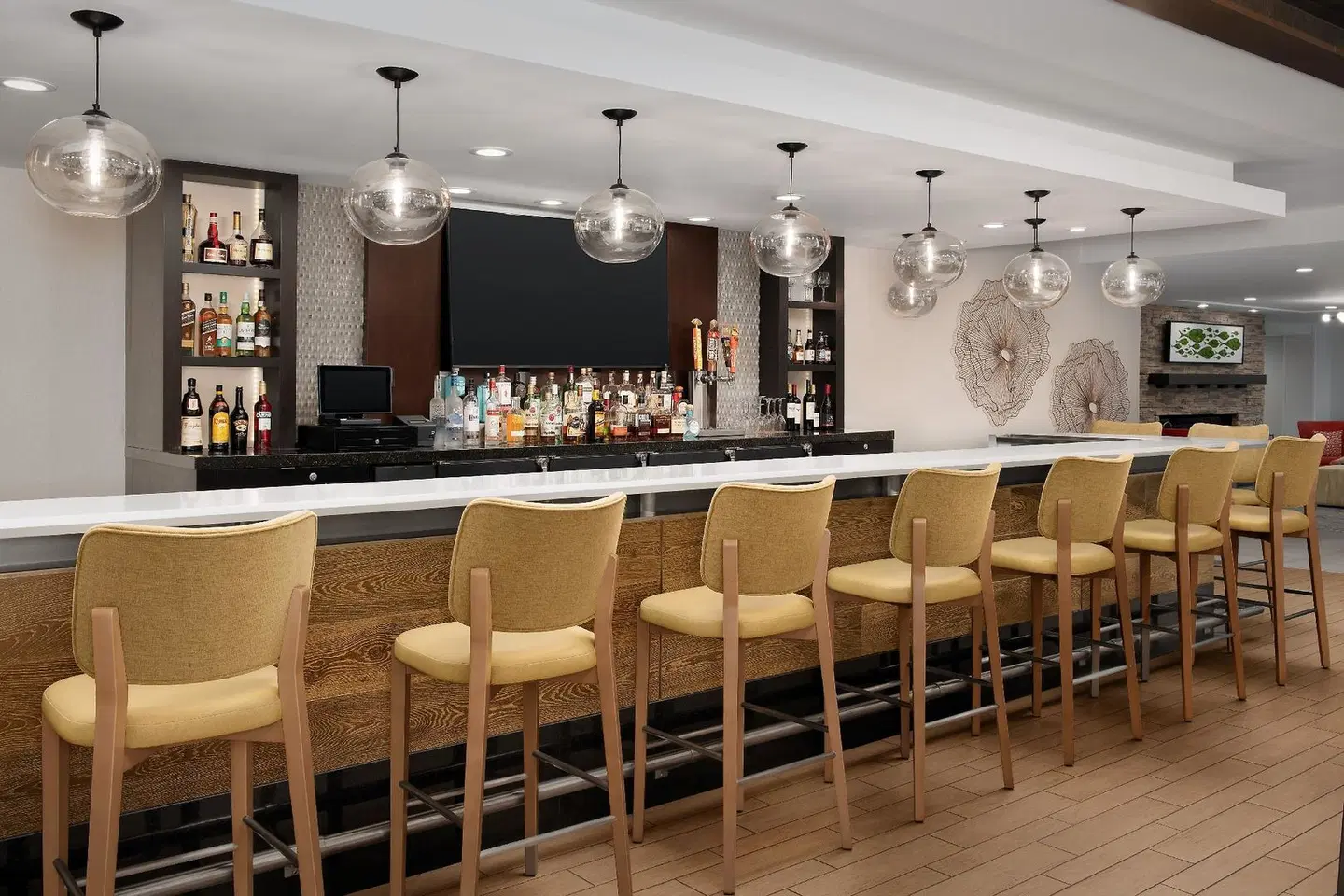 Hilton Garden Inn Los Angeles Marina Del Rey Bar
