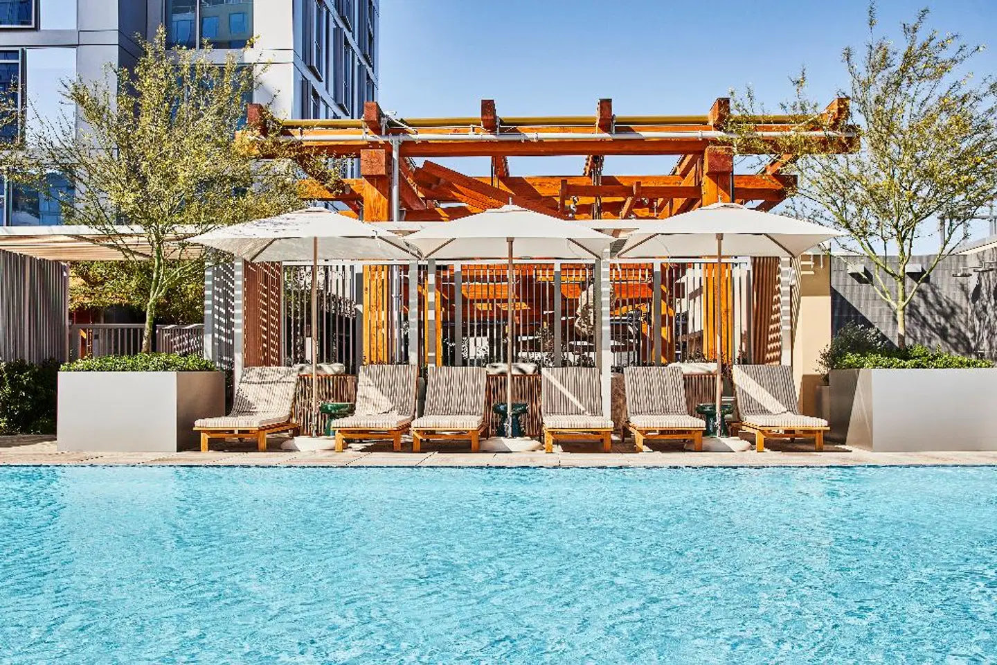 Conrad Los Angeles OUTDOOR_POOL