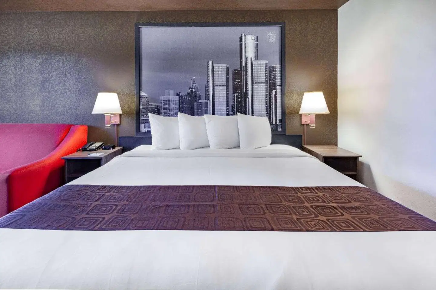 Super 8 by Wyndham Ambassador Bridge Windsor ON ROOM_EXAMPLE