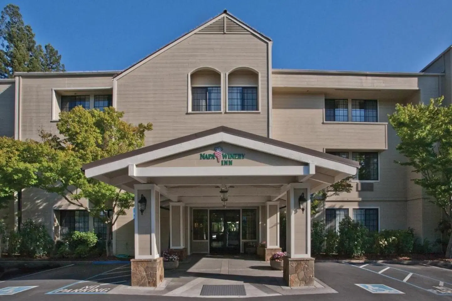 Napa Winery Inn EXTERIOR