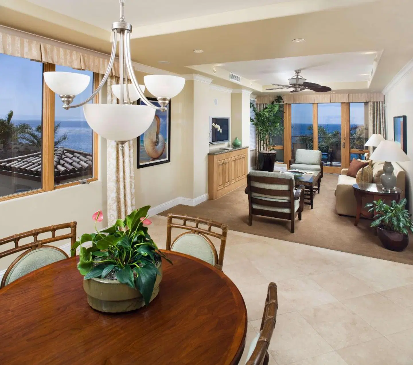 Dolphin Bay Resort and Spa LOUNGE_LOBBY