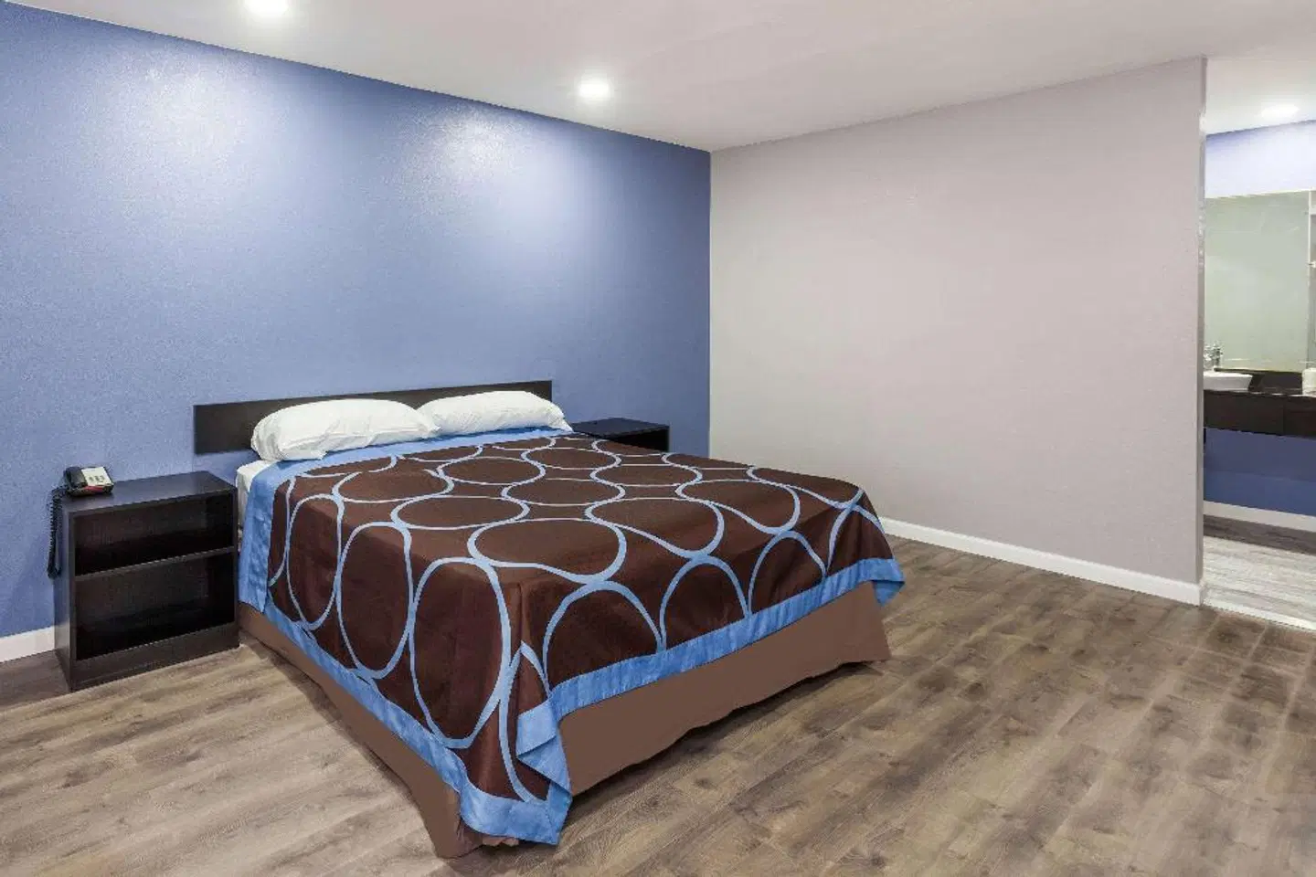 Super 8 by Wyndham Visalia ROOM_EXAMPLE