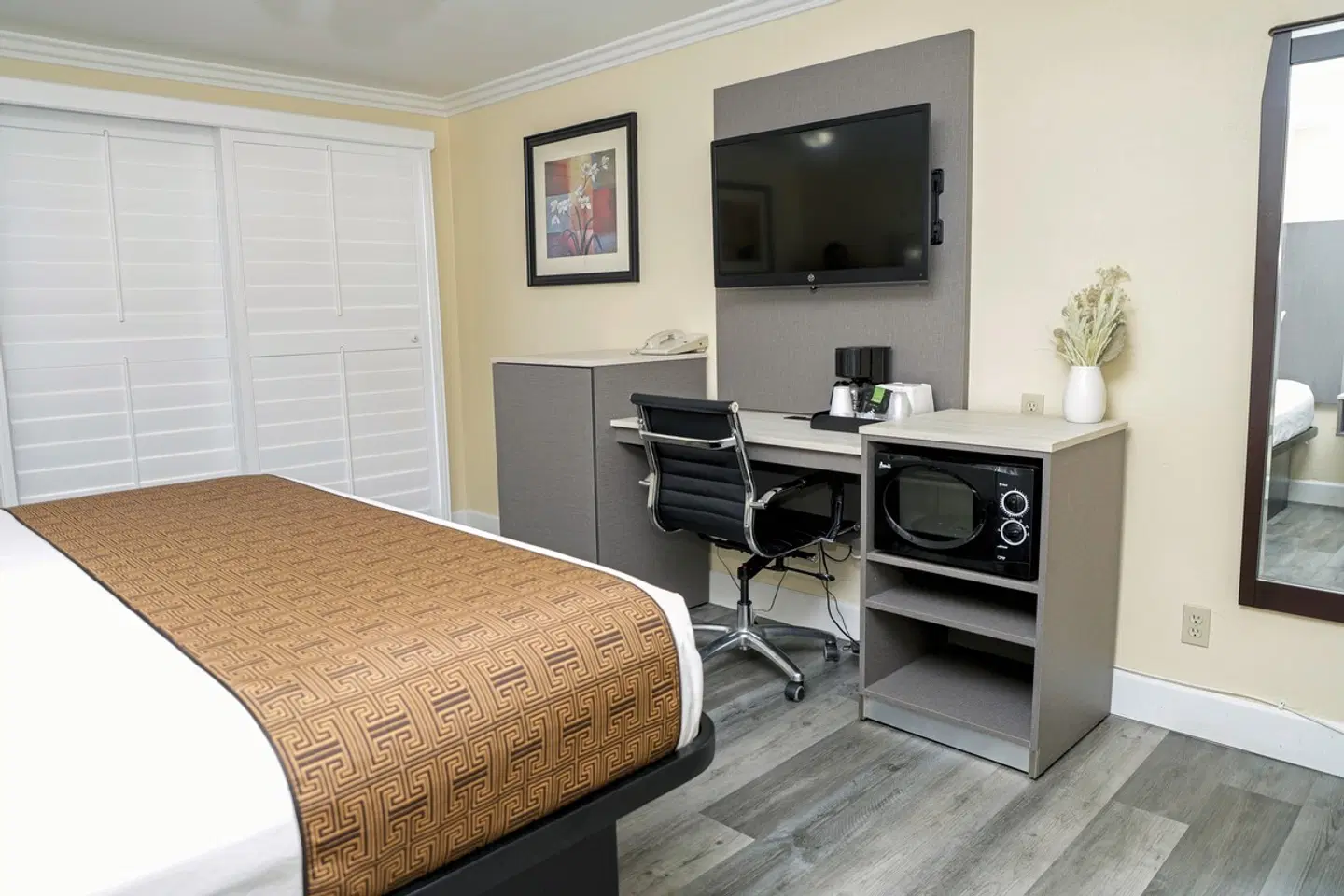 Silver Surf Motel ROOM_EXAMPLE