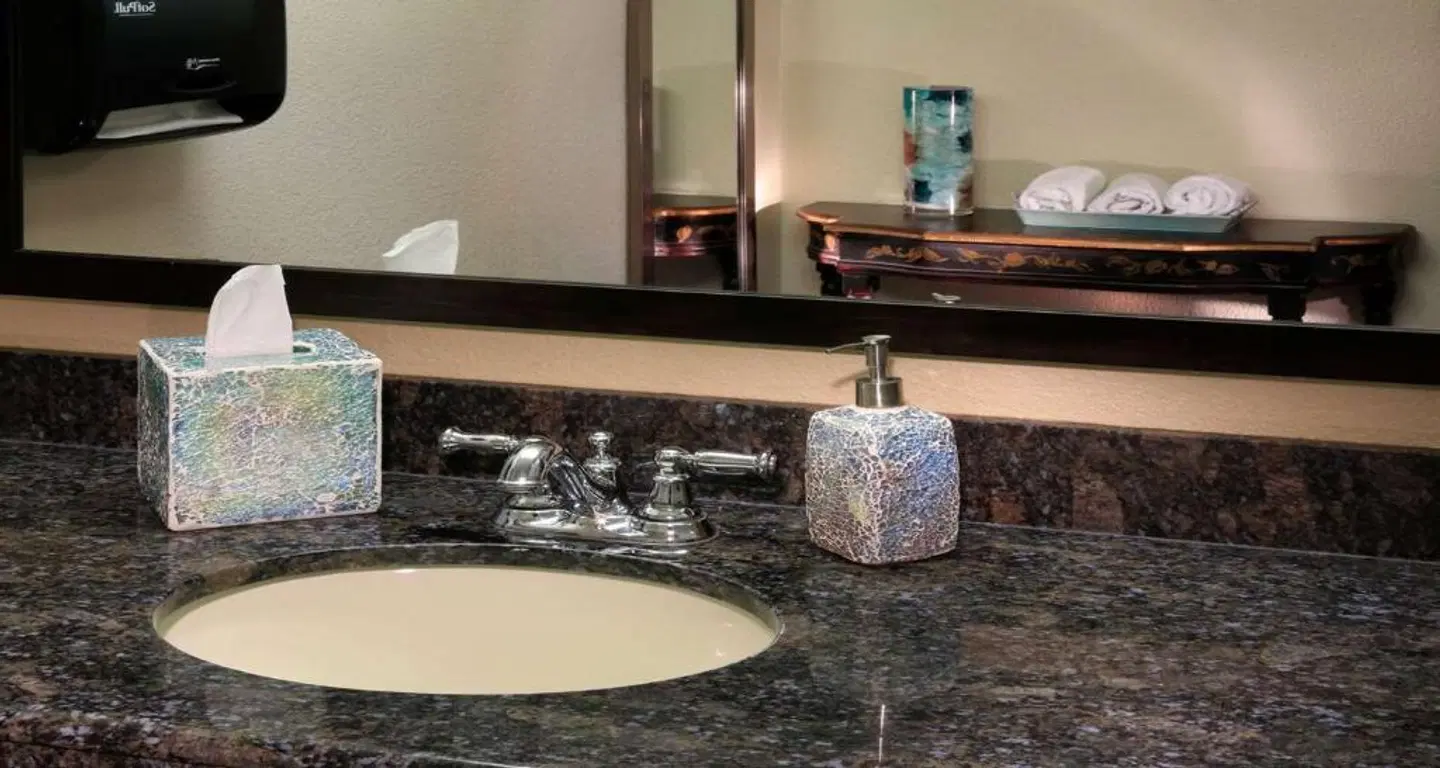 Best Western Plus Garden Court Inn ROOM_EXAMPLE