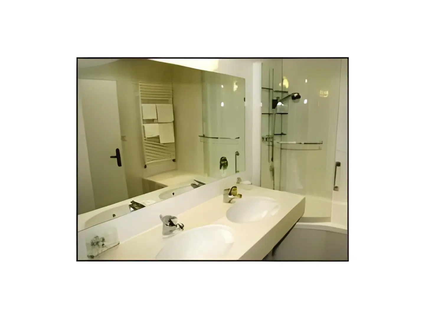 Olympia & Herbs MODEL_IMPRESSION