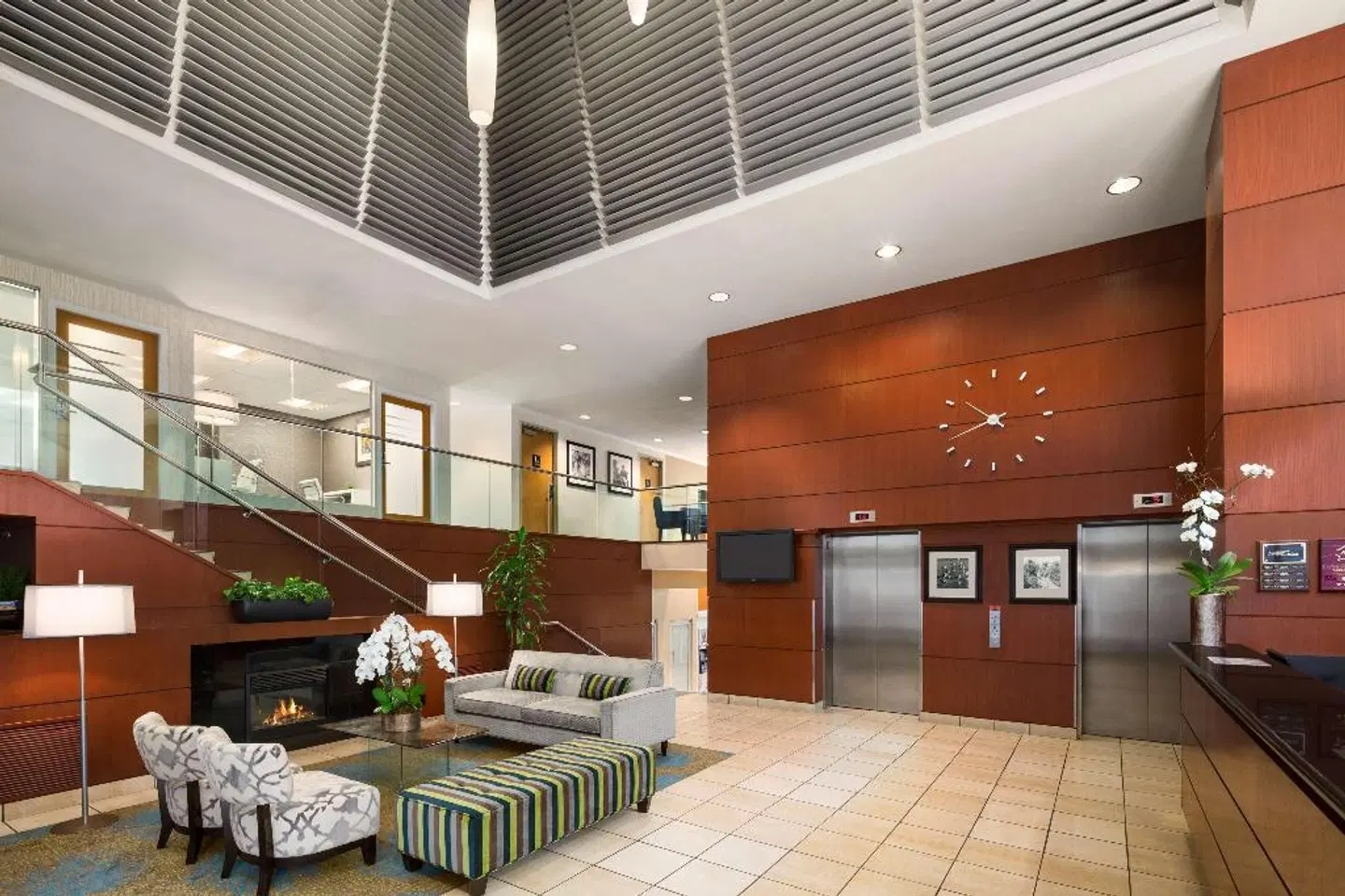 Hampton Inn & Suites by Hilton Vancouver-Downtown LOUNGE_LOBBY