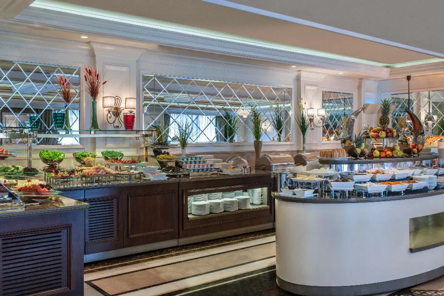 Elite World Business Hotel Restaurant