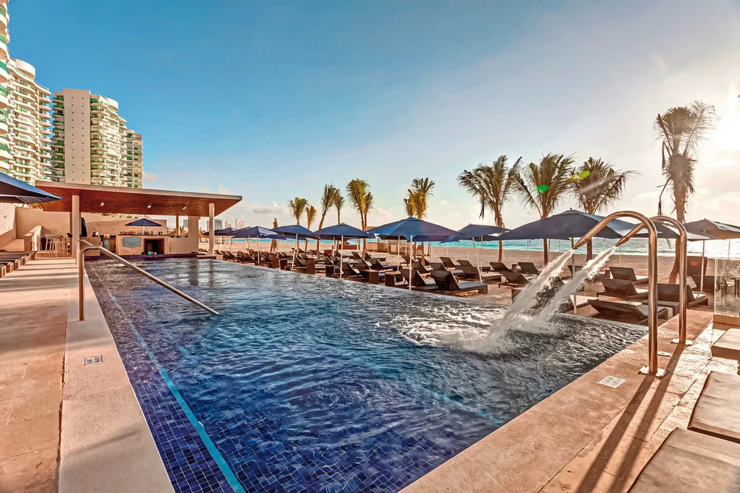 Royalton Chic Cancun OUTDOOR_POOL