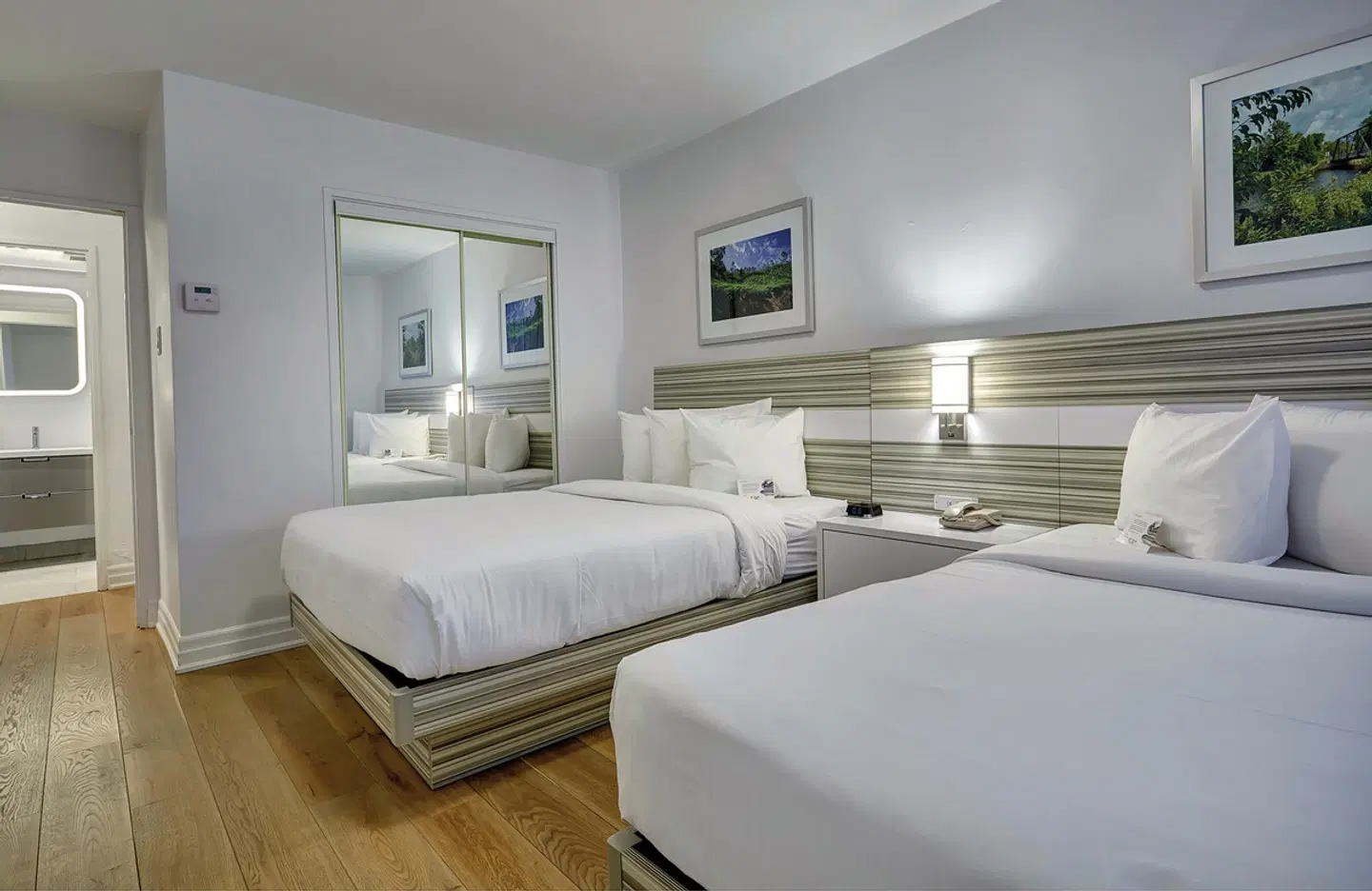 Town Inn Suites Toronto ROOM_EXAMPLE