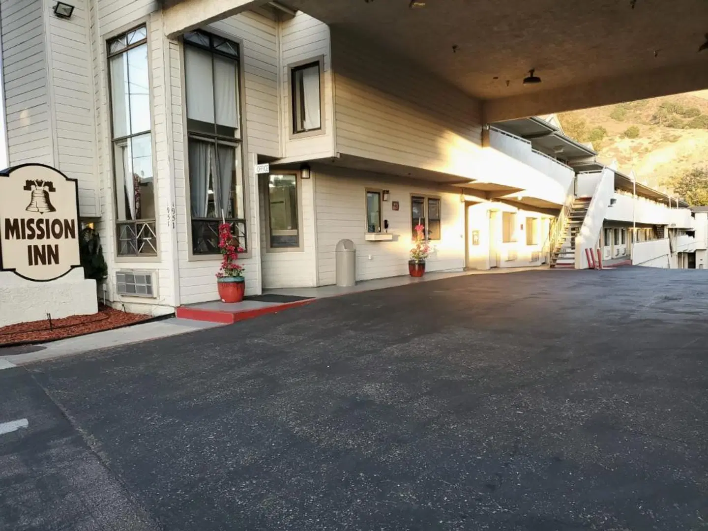 Mission Inn San Luis Obispo EXTERIOR