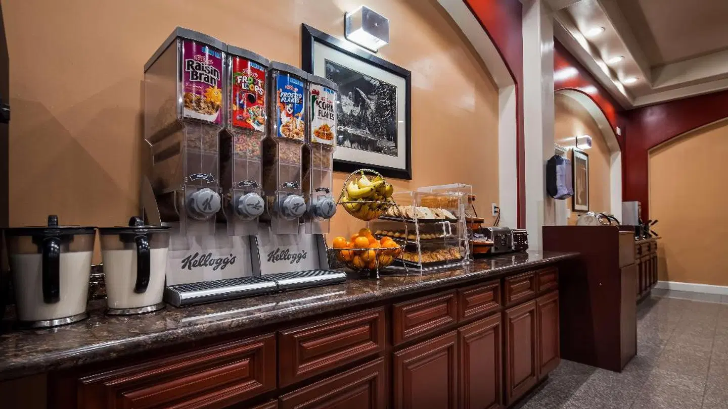 Best Western Plus Yosemite Way Station Restaurant