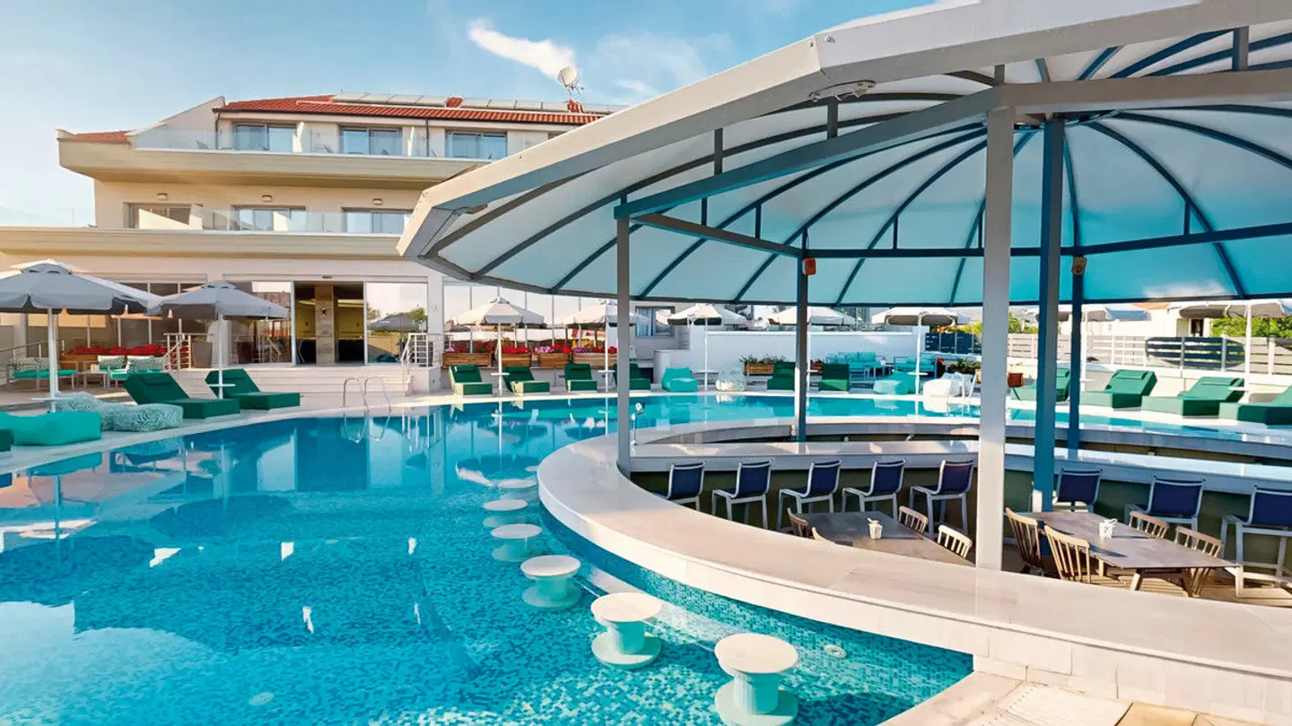 The Dome Luxury Hotel OUTDOOR_POOL