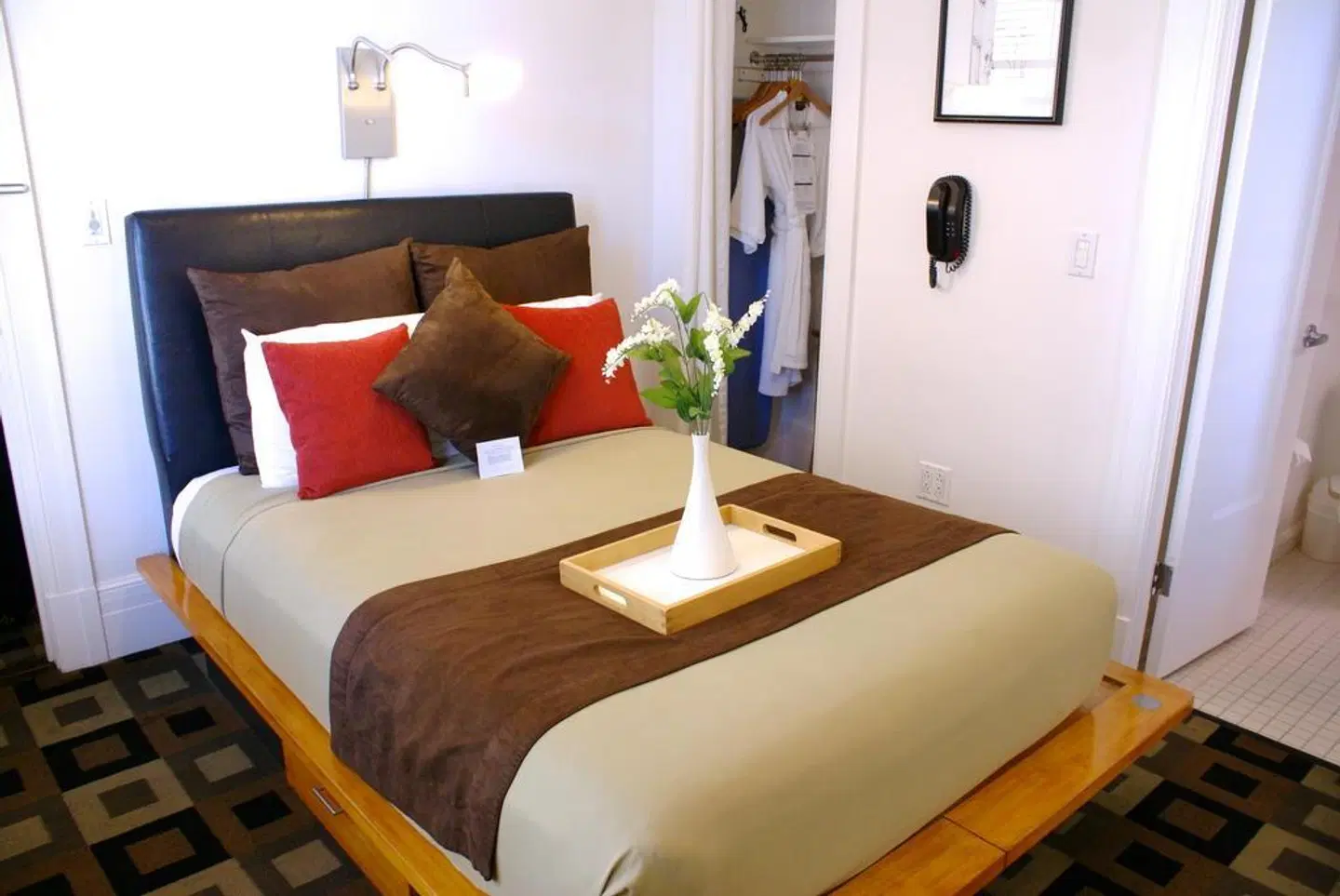 The Mosser Hotel ROOM_EXAMPLE