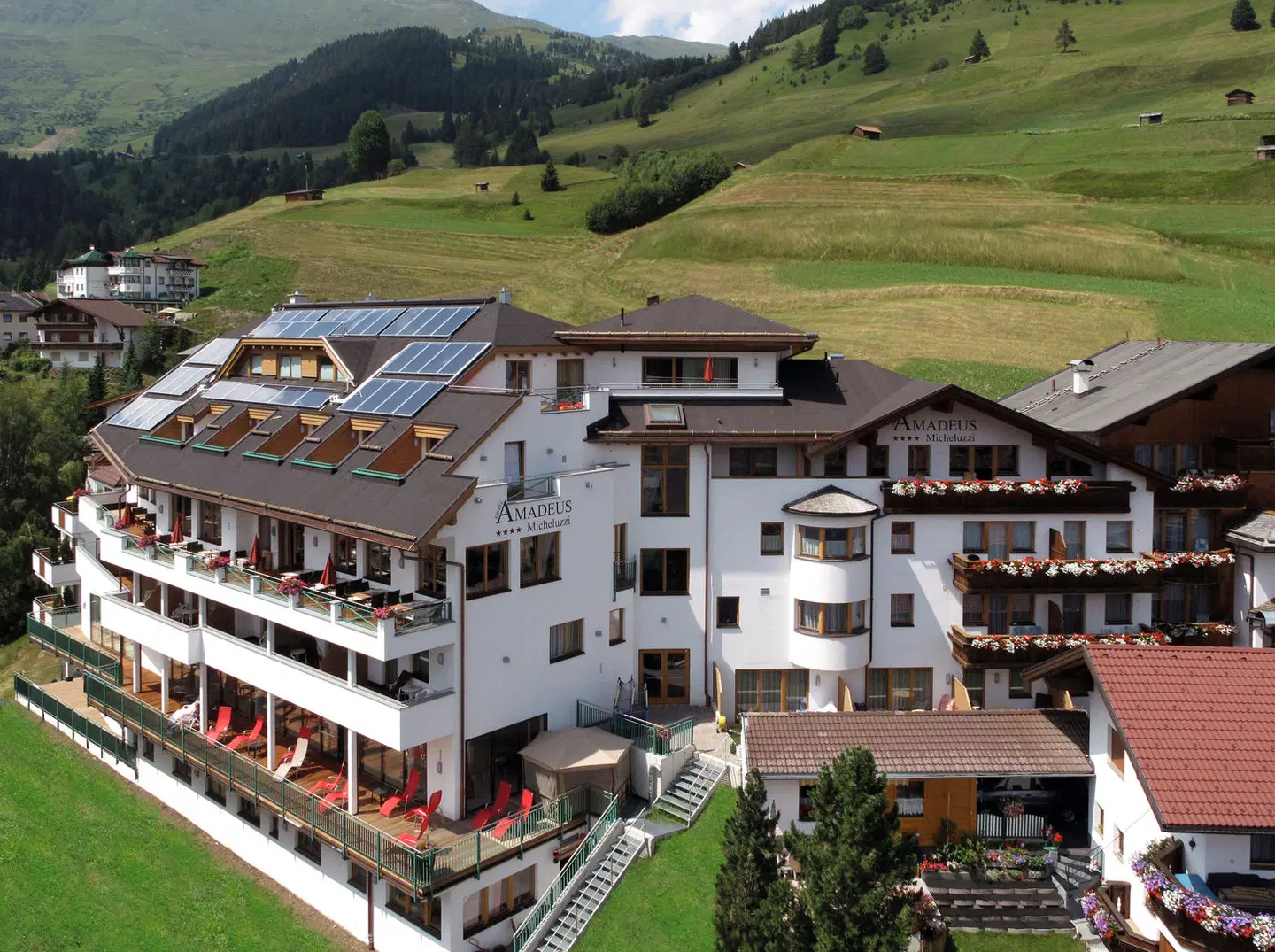 Amadeus-Micheluzzi EXTERIOR