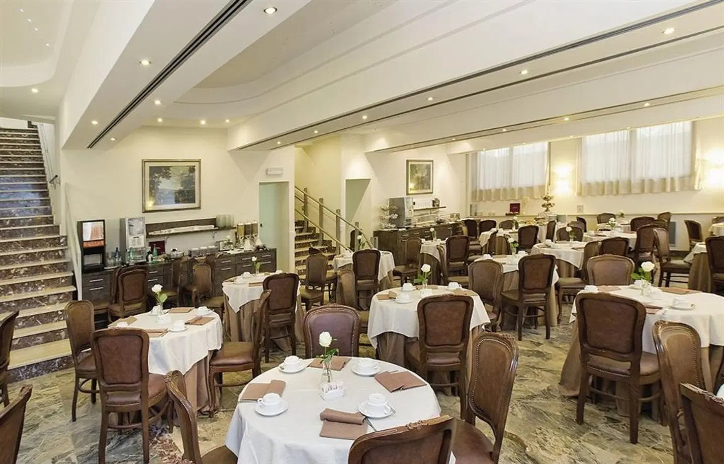 Pinewood Hotel Rome Restaurant