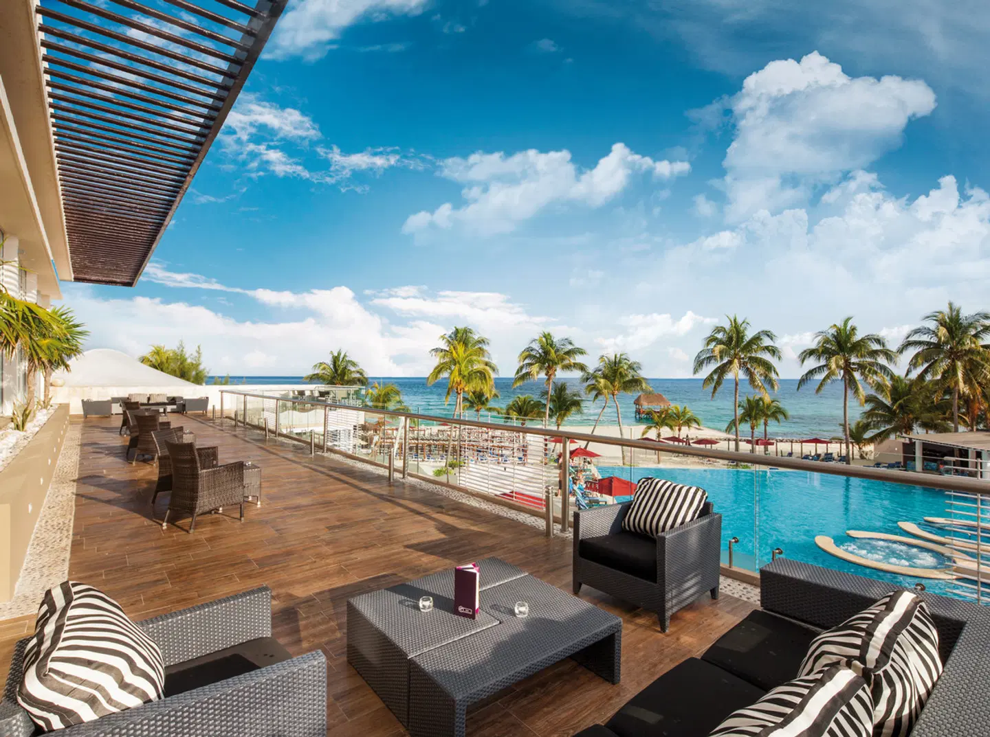 The Fives Beach Terrasse