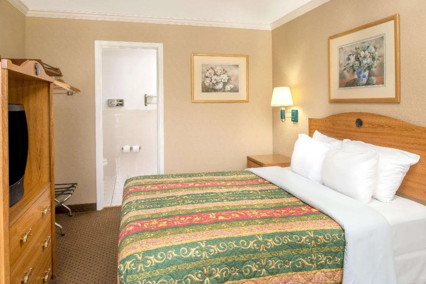 Days Inn by Wyndham San Francisco Downtown/Civic Cntr Area ROOM_EXAMPLE