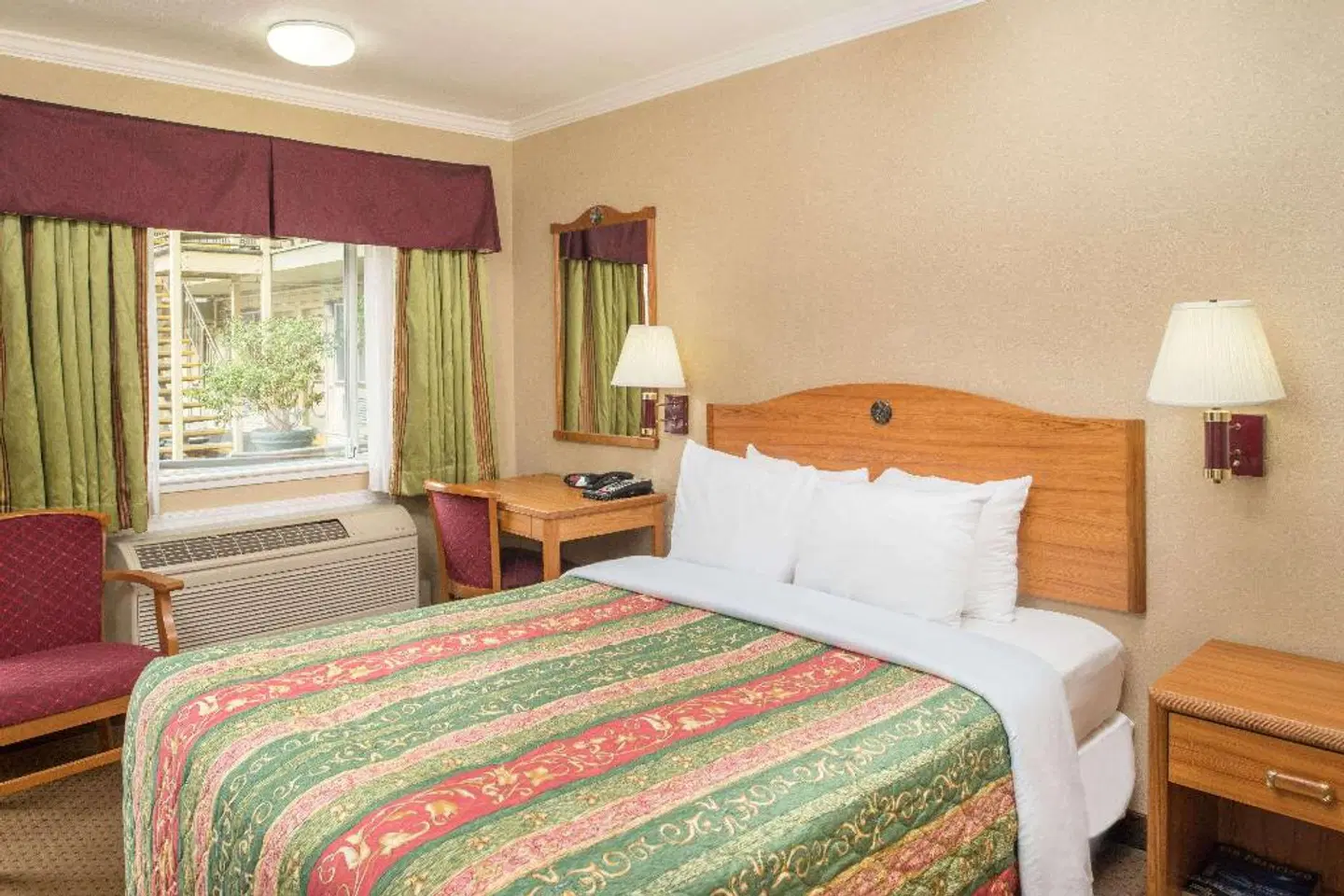 Days Inn by Wyndham San Francisco Downtown/Civic Cntr Area ROOM_EXAMPLE