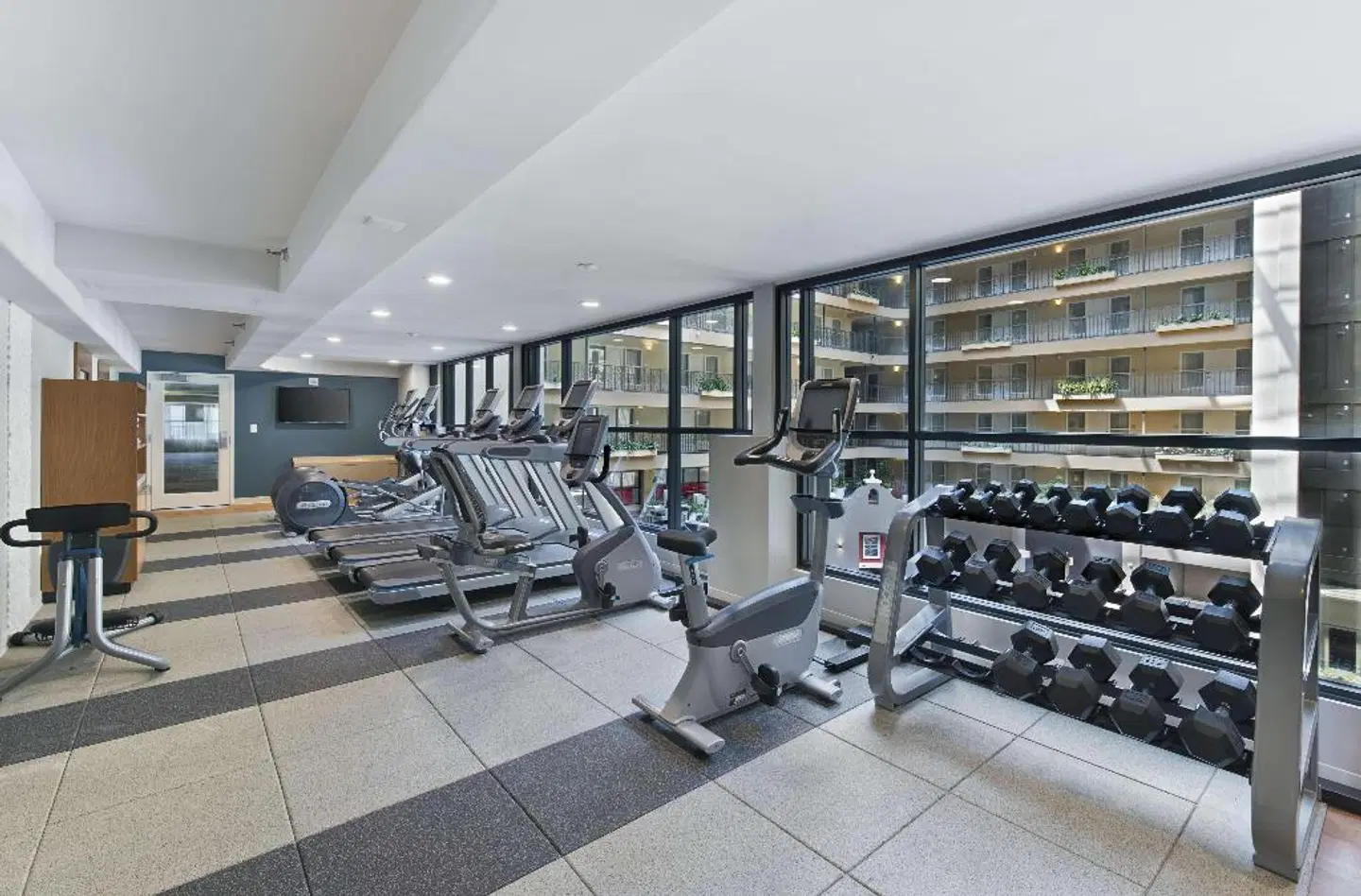 Embassy Suites by Hilton Los Angeles - Downey SPORTS_AND_LEISURE