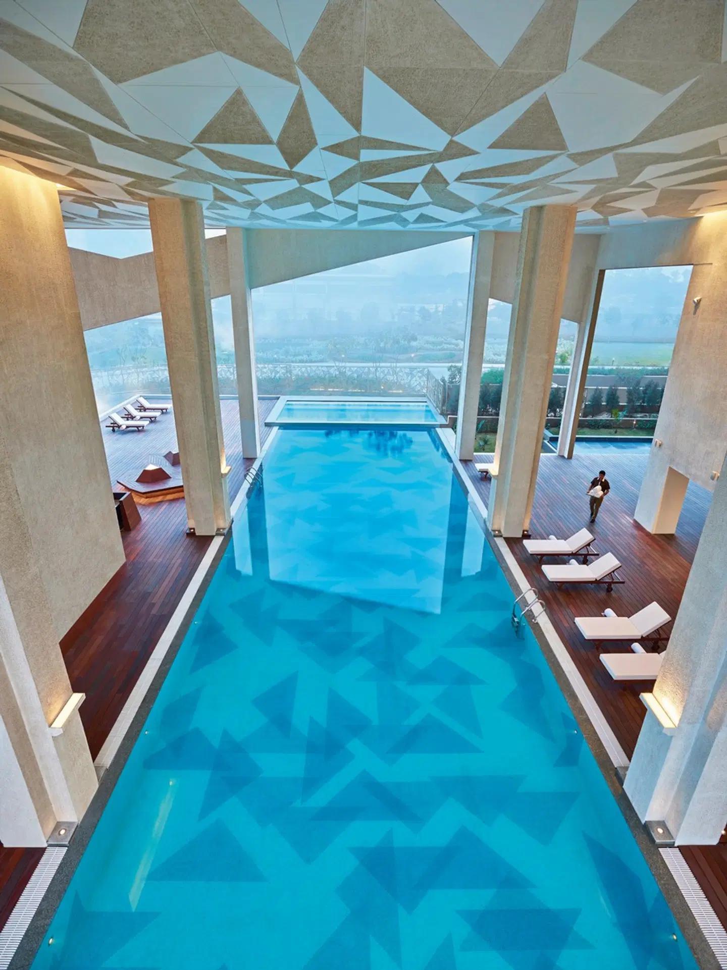 Vivanta by Taj Dwarka Hallenbad