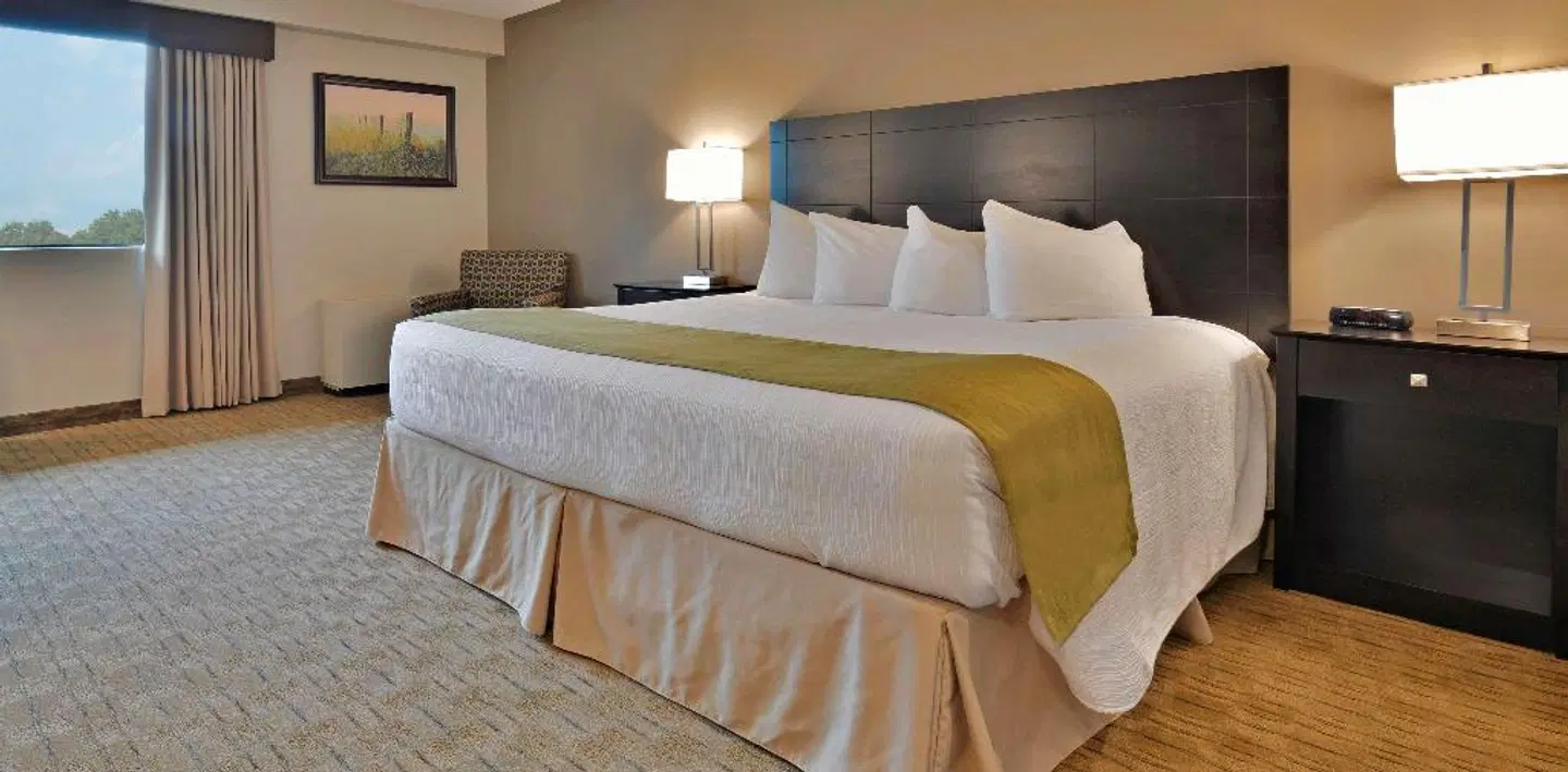 Best Western Pembroke Inn & Conference Centre ROOM_EXAMPLE