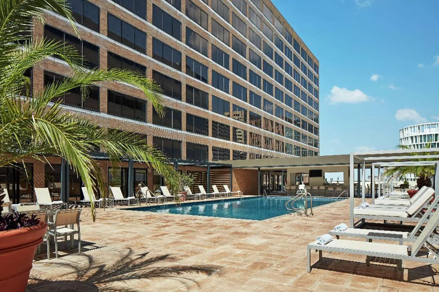 Hilton Houston Plaza/Medical Center OUTDOOR_POOL
