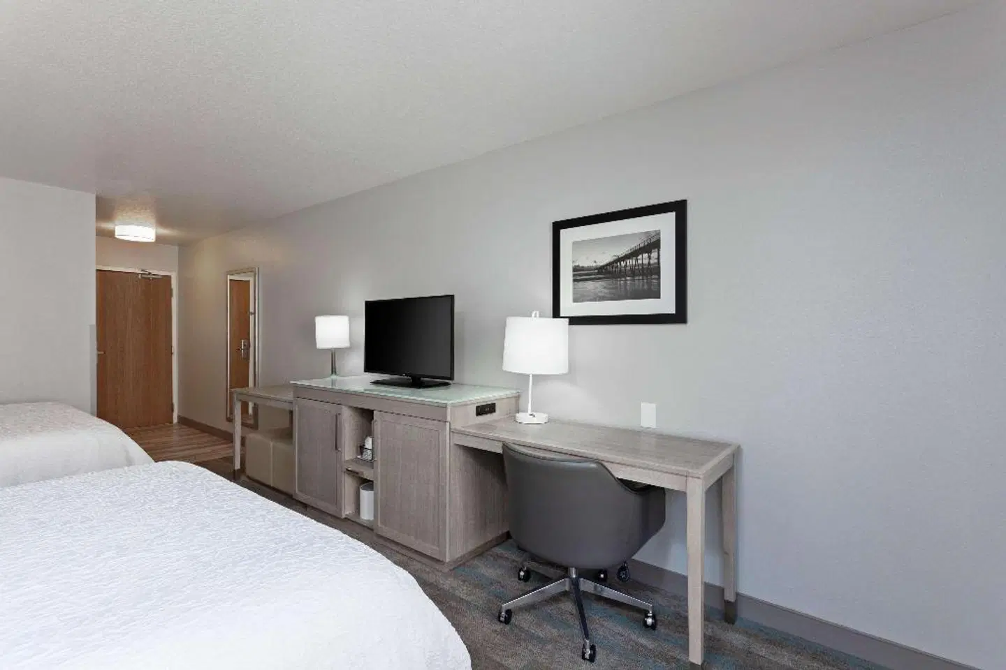 Hampton Inn & Suites Hermosa Beach ROOM_EXAMPLE