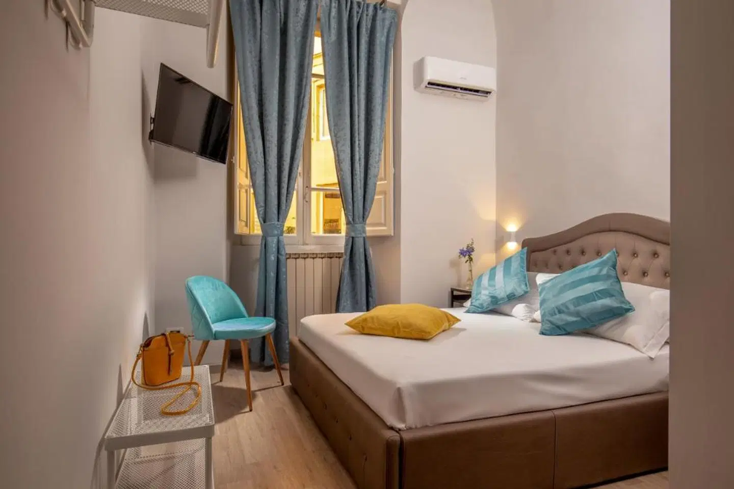 Courtyard Rome Suite ROOM_EXAMPLE