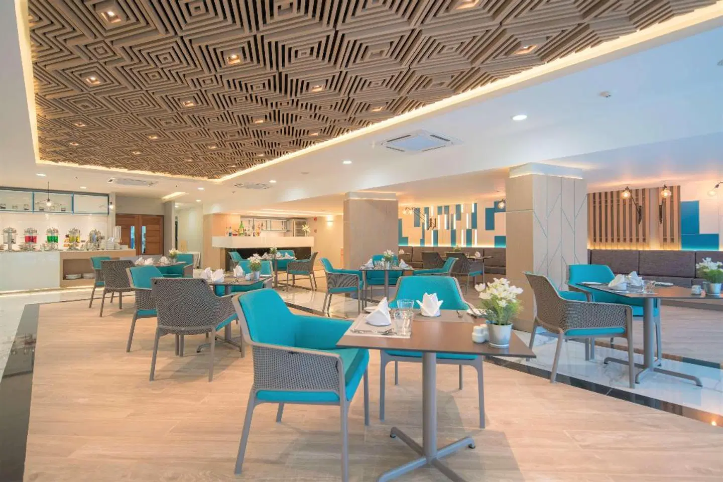 The Beachfront Hotel Phuket Restaurant