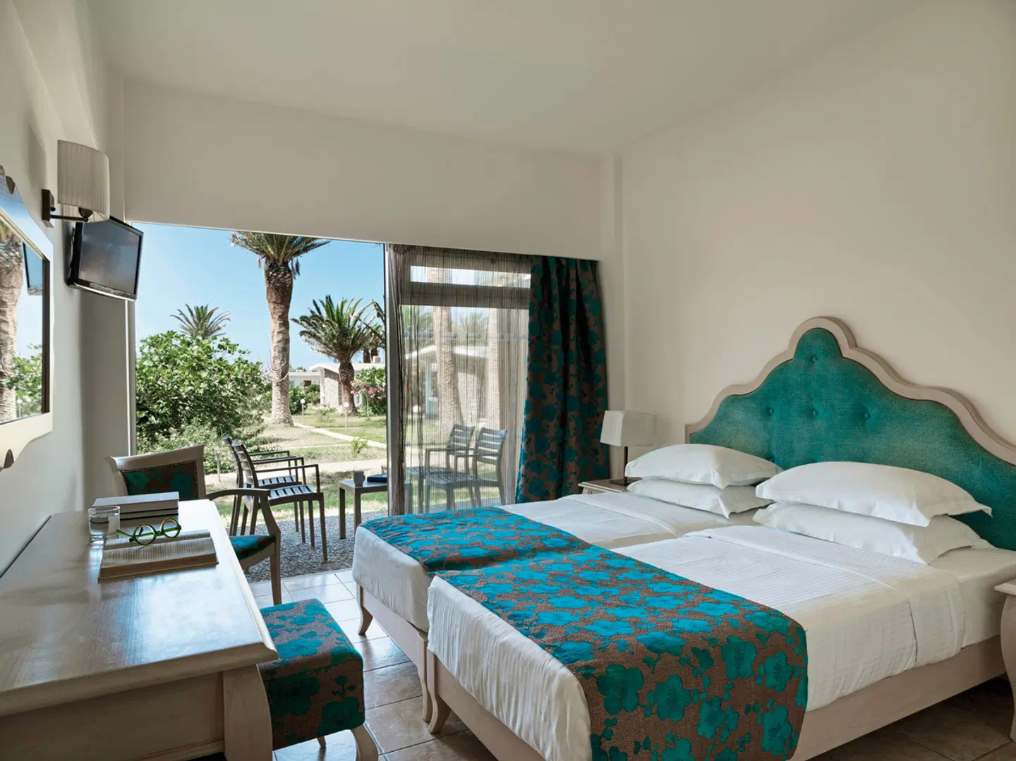 Creta Beach ROOM_EXAMPLE