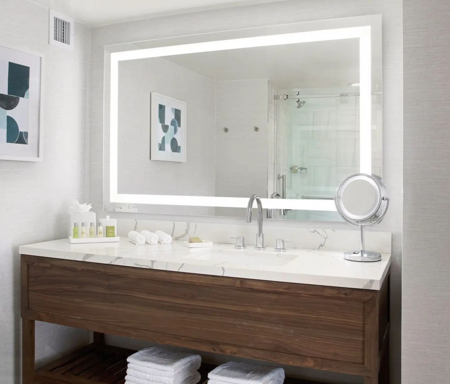 Hilton Santa Monica Hotel & Suites Badezimmer