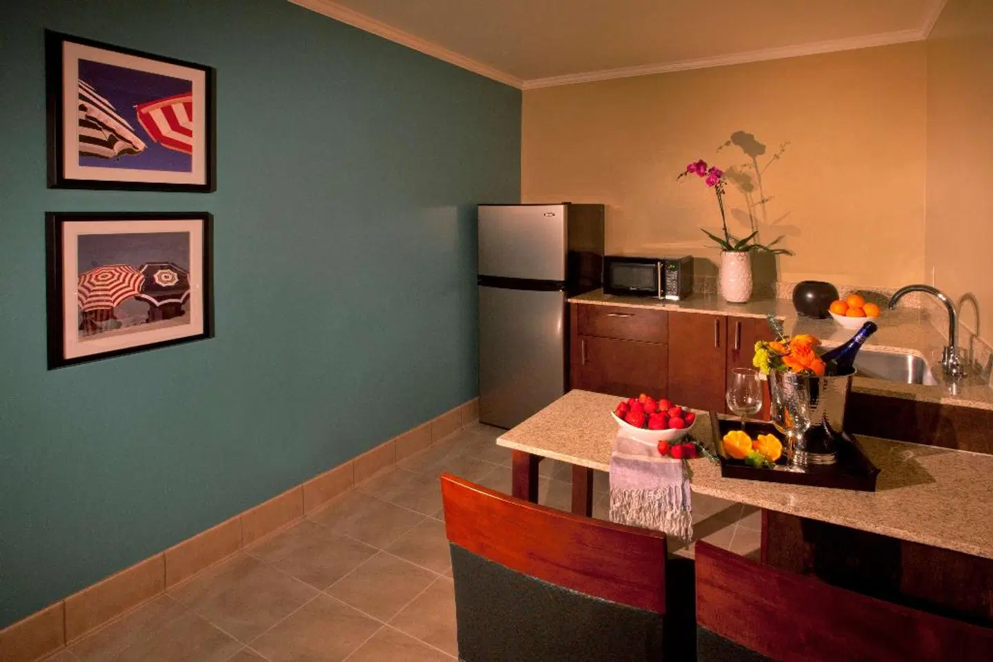 Best Western Plus Beach View Lodge ROOM_EXAMPLE