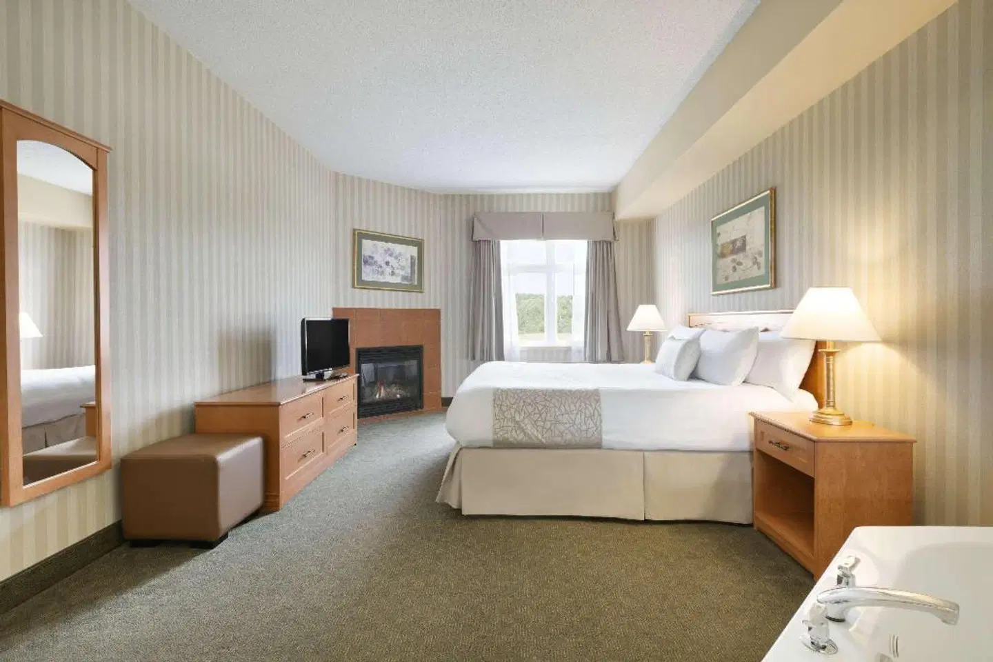 Days Inn by Wyndham Orillia ROOM_EXAMPLE