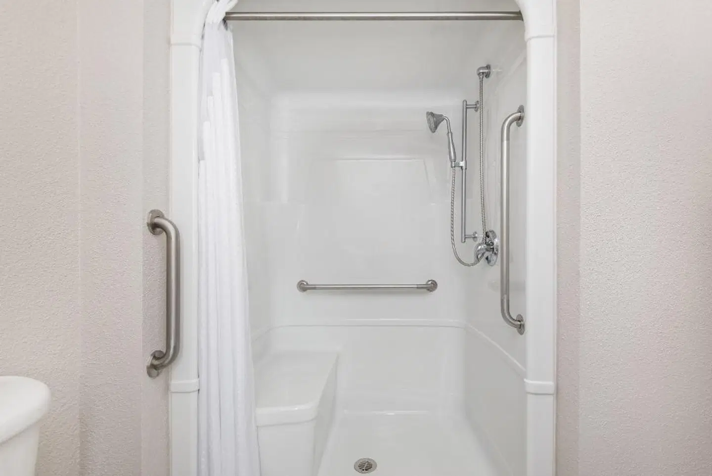 Holiday Inn Express & Suites 1000 Islands - Gananoque Badezimmer