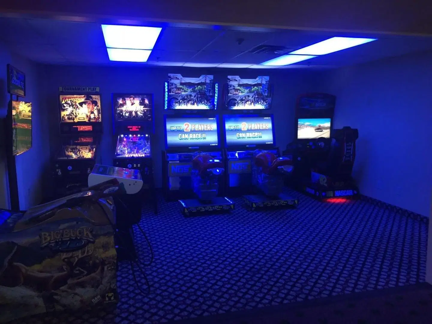 Ramada by Wyndham Niagara Falls/Fallsview Bar