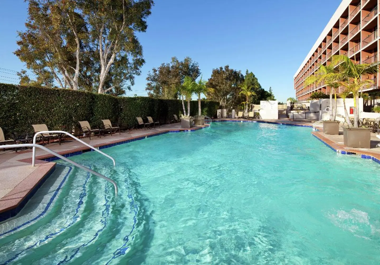 Hilton Orange County/Costa Mesa OUTDOOR_POOL